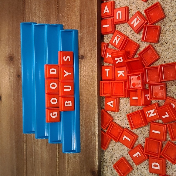 GAME Scrabble Upwards crossword stacking 3D game NIB - Picture 5 of 5